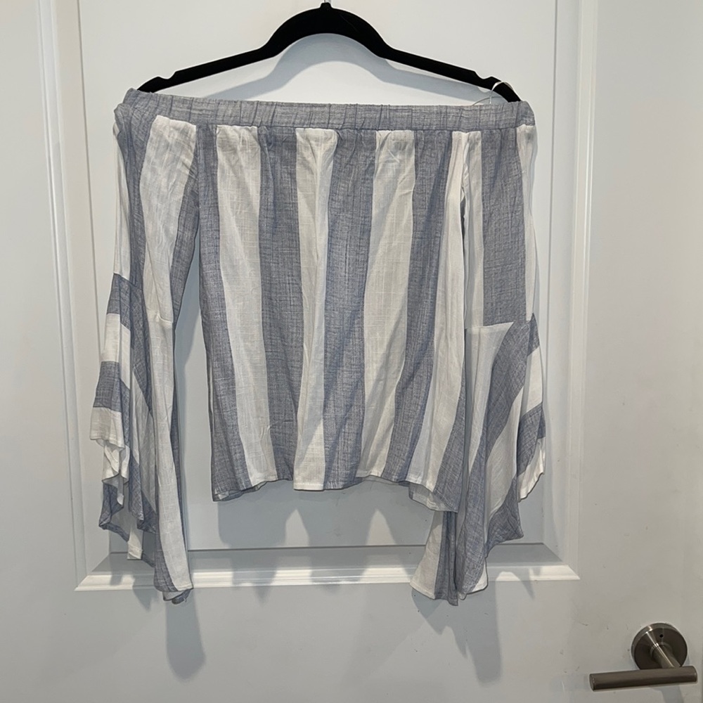 Seek the Label Off the Shoulder Top